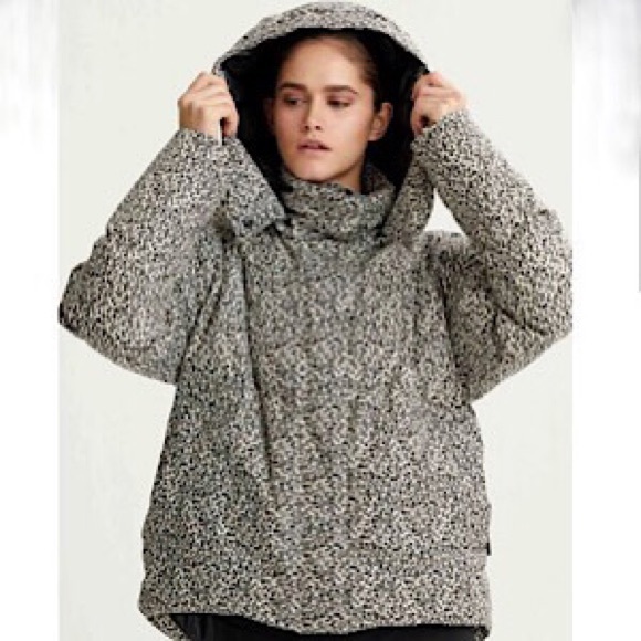 “NEW” Varley Carmeline Jacket in Micro Abstract Leopard - Picture 6 of 12